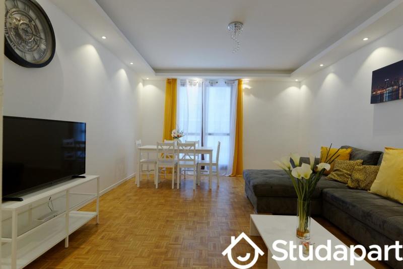 Chambre - 9 m² - 1 pièce