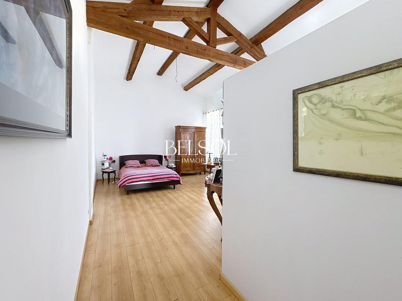 Maison - 458 m² - 7 pièces