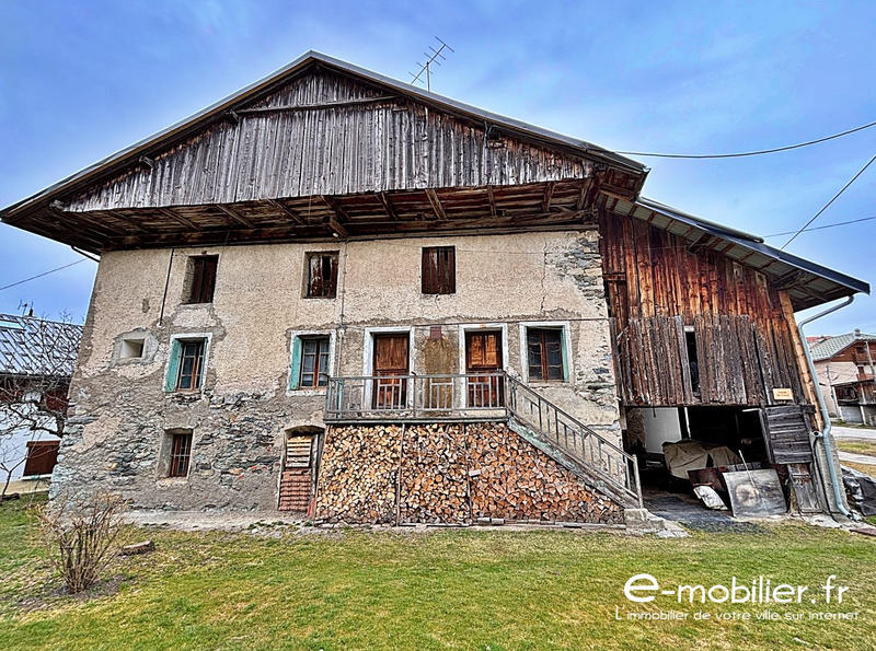 Maison ancienne - 400 m² - 4 pièces