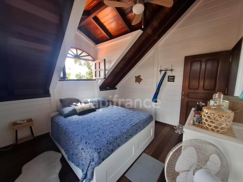 Maison - 141 m² - 7 pièces