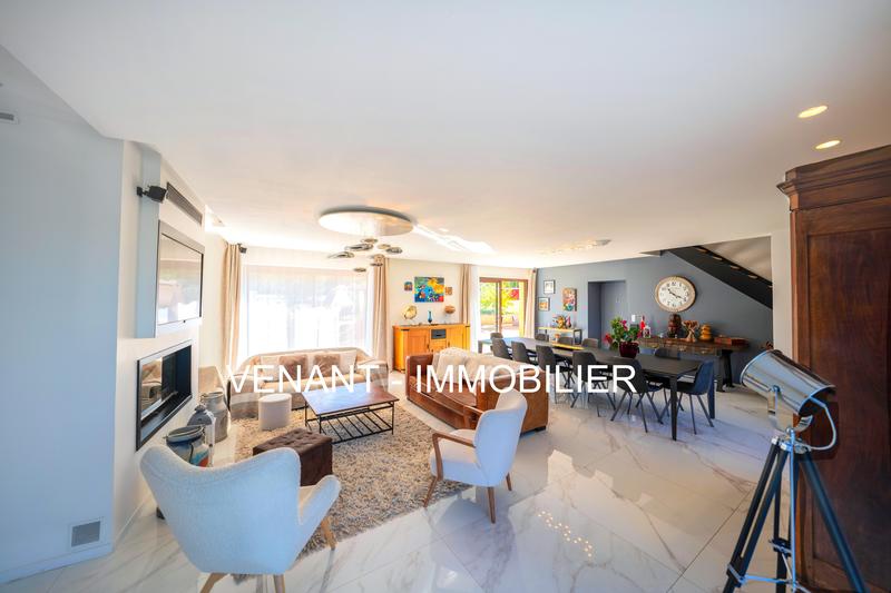 Villa - 457 m² - 16 pièces