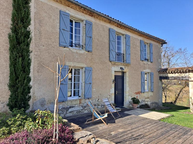Maison - 390 m² - 10 pièces