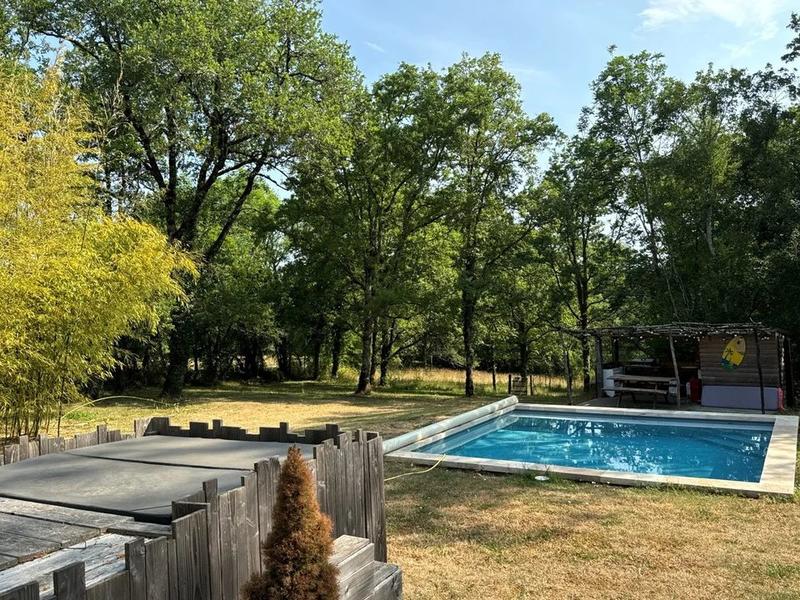 Maison - 280 m² - 9 pièces