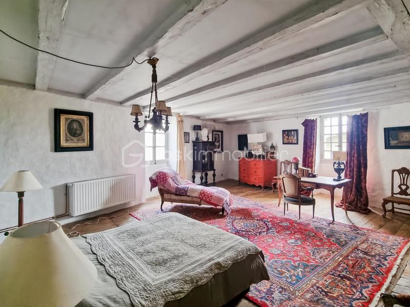 Maison en pierre - 560 m² - 11 pièces