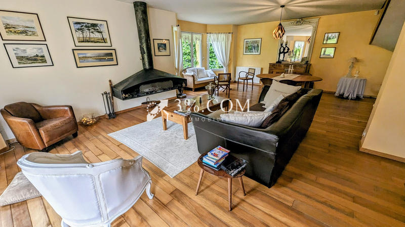 Maison - 196 m² - 7 pièces