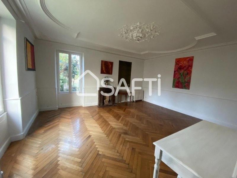 Maison - 265 m² - 8 pièces