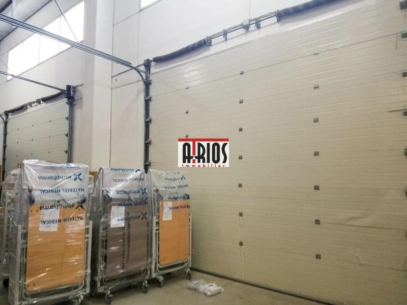 Entrepôt - 1 400 m²