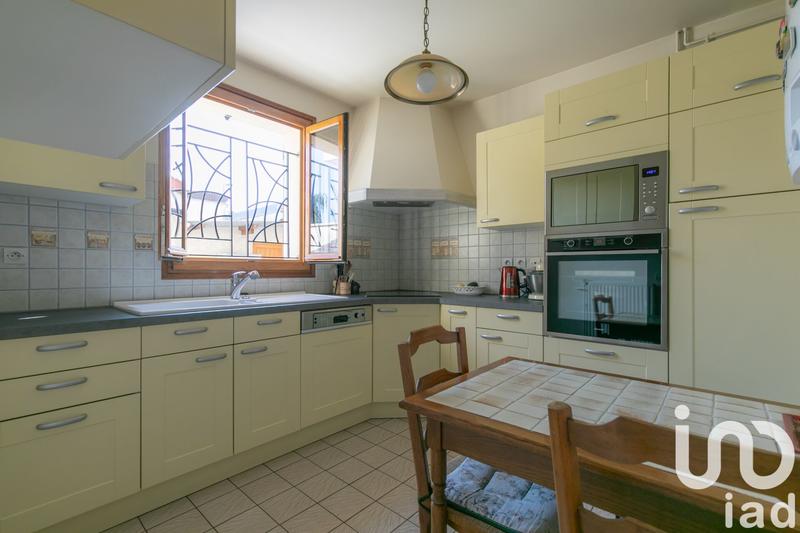 Maison - 94 m² - 5 pièces