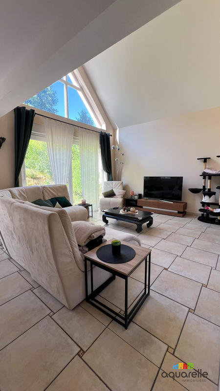 Maison - 250 m² - 7 pièces