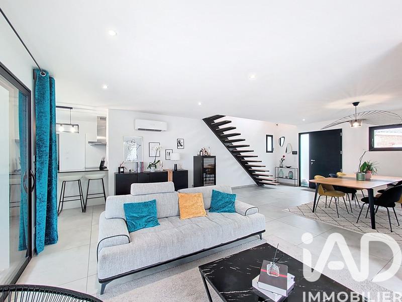 Maison - 122 m² - 5 pièces