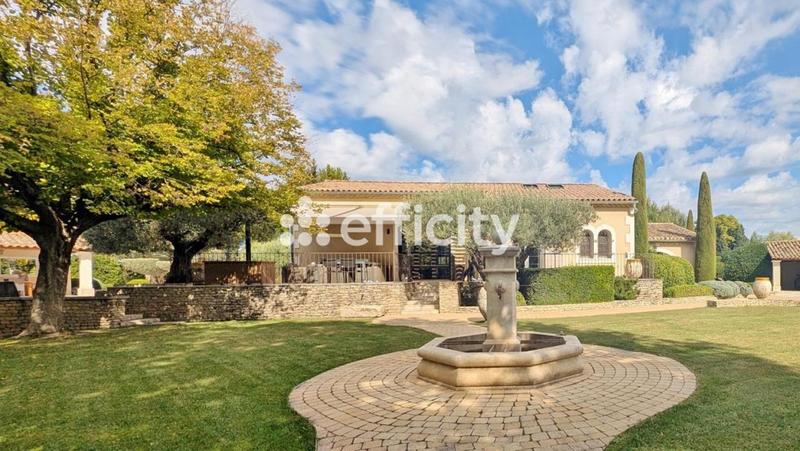 Villa - 300 m² - 7 pièces