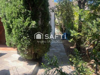 Maison - 96 m² - 5 pièces