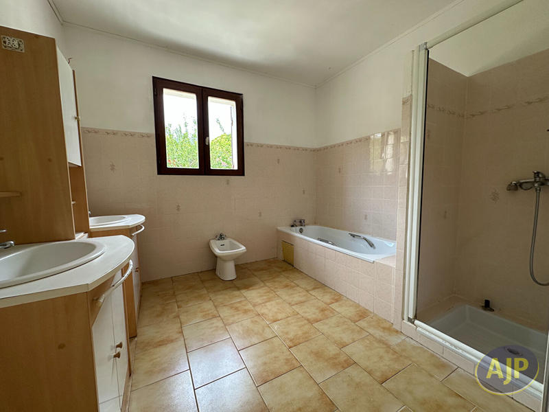 Maison - 123 m² - 6 pièces