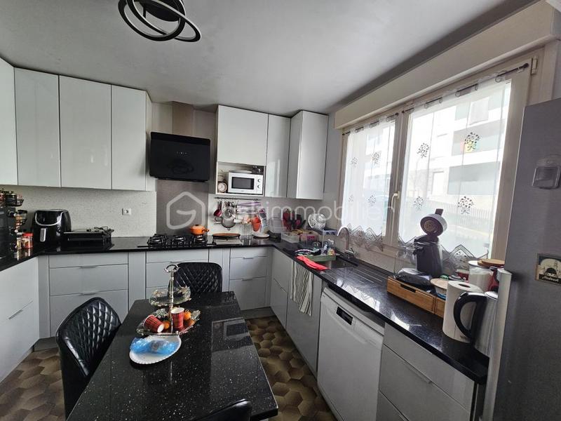 Maison - 177 m² - 8 pièces