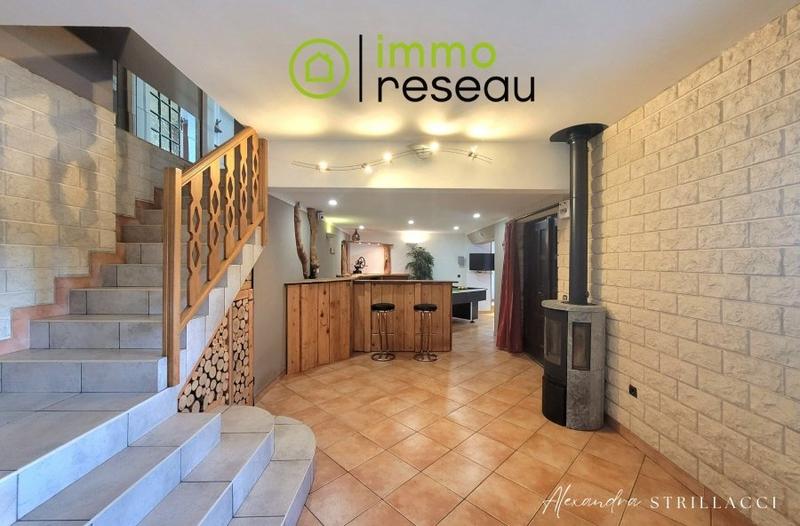 Maison - 190 m² - 8 pièces