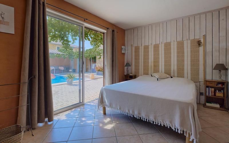 Maison - 380 m² - 10 pièces