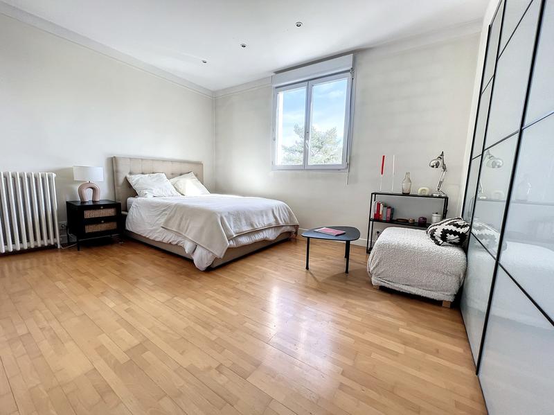 Appartement - 151 m² - 5 pièces