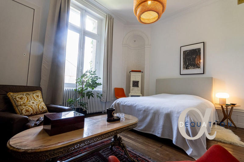 Maison - 350 m² - 10 pièces