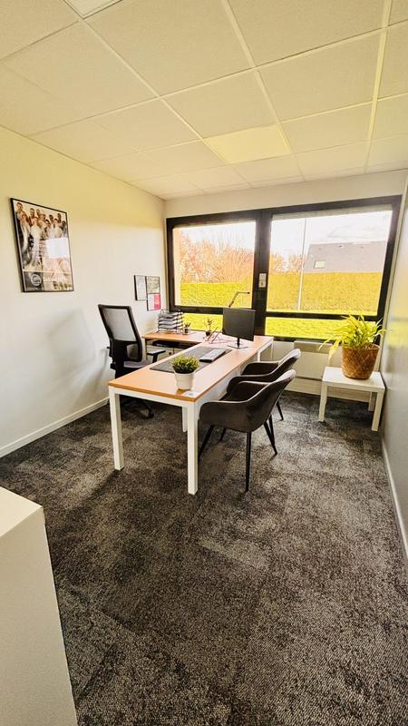 Bureau - 148 m² - 8 pièces