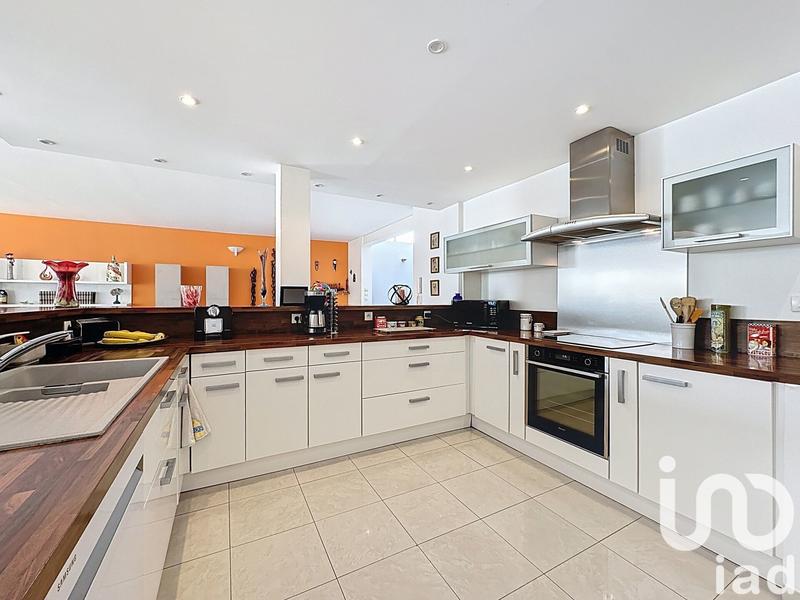 Appartement - 210 m² - 7 pièces