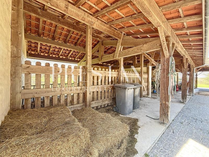 Maison - 655 m² - 14 pièces