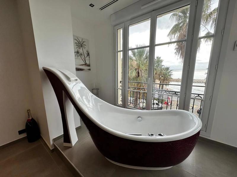 Appartement - 125 m² - 6 pièces