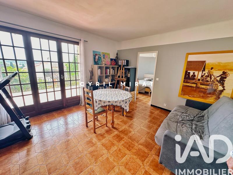 Maison - 260 m² - 14 pièces