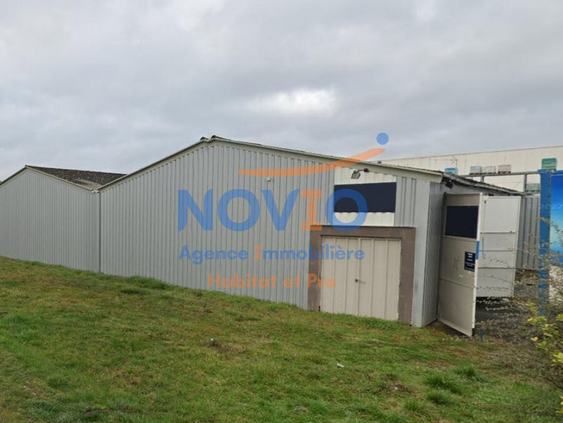 Bureau - 737 m² - 1 pièce