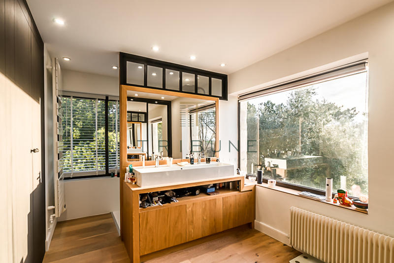 Maison - 225 m² - 6 pièces