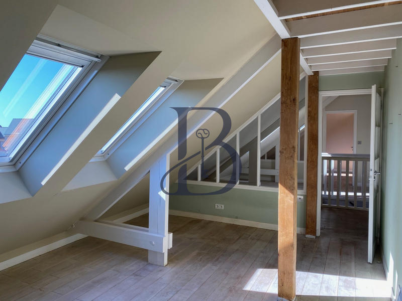 Maison - 195 m² - 8 pièces