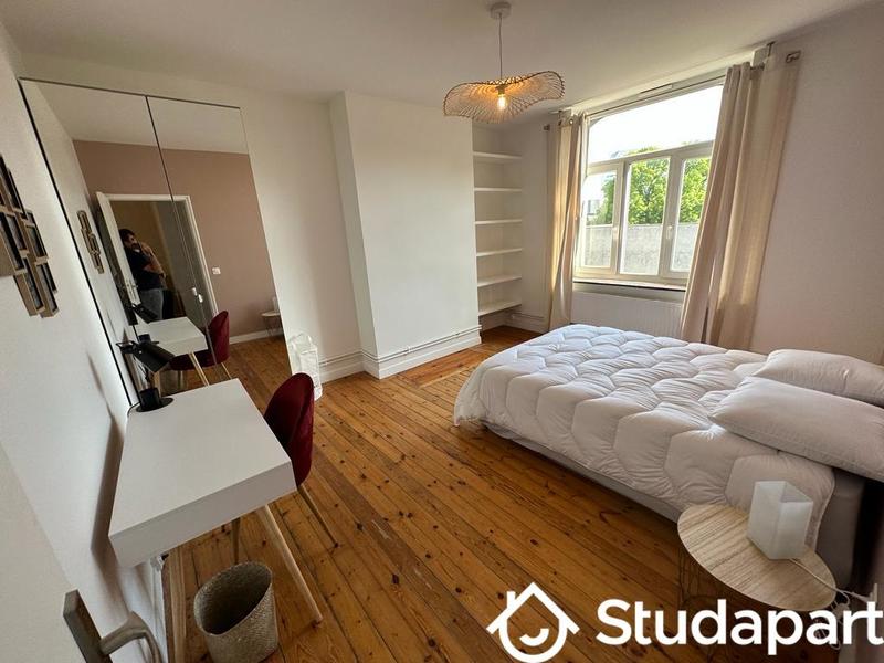 Chambre - 11 m² - 1 pièce