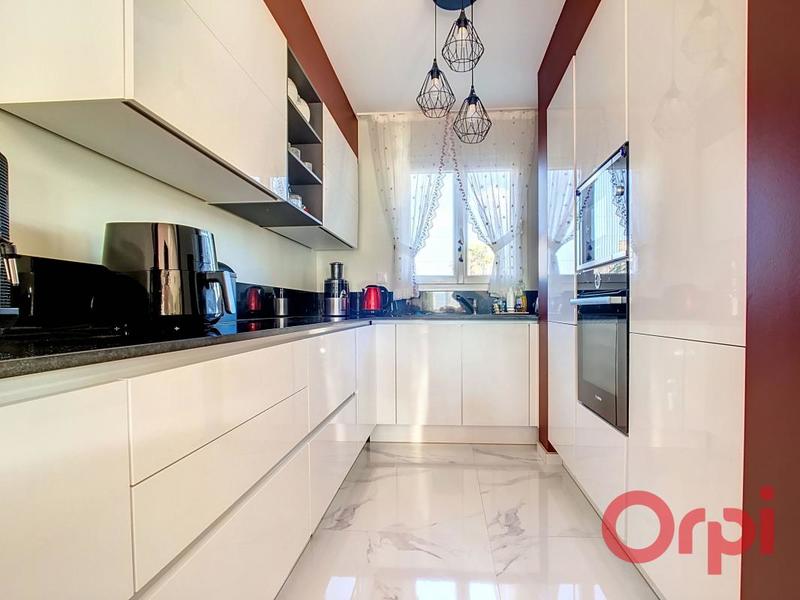 Maison - 122 m² - 5 pièces