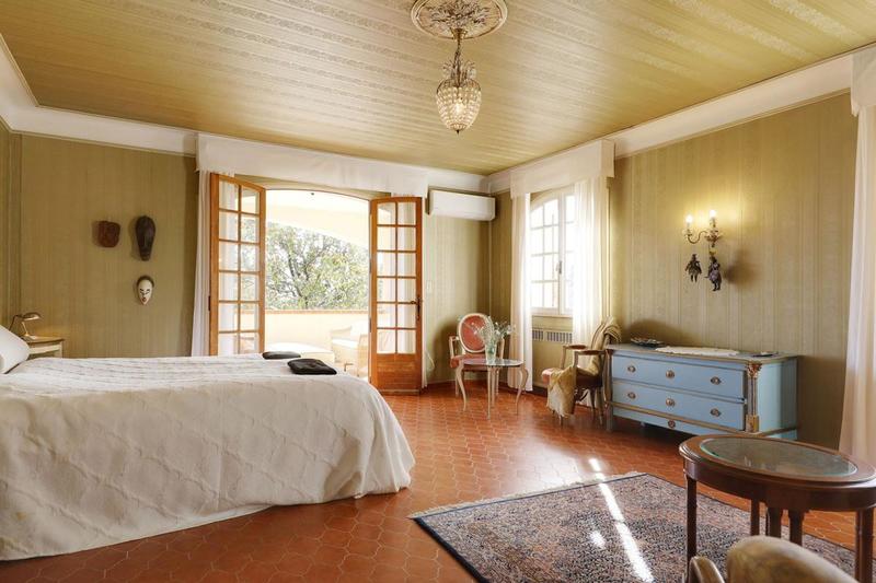 Villa - 360 m² - 9 pièces