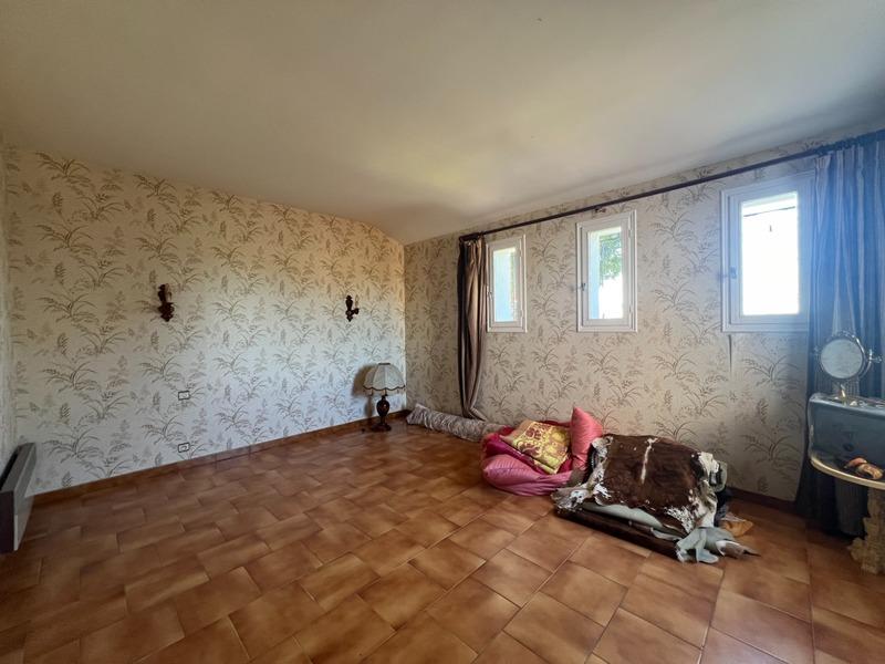 Maison - 260 m² - 6 pièces