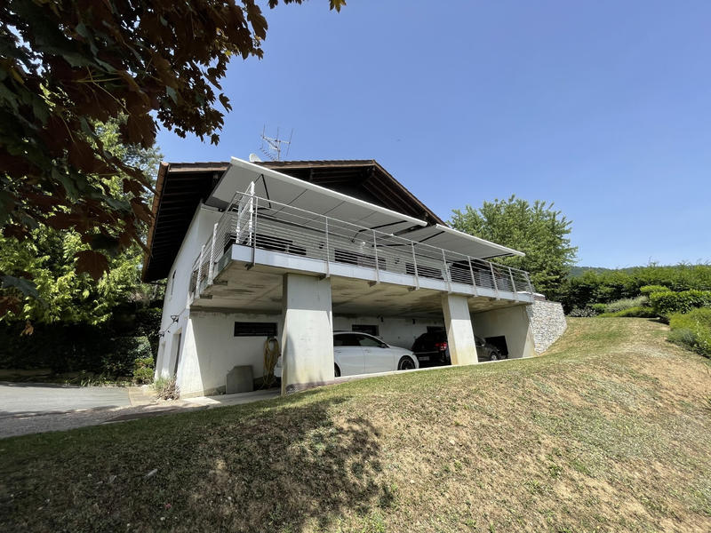 Maison - 228 m² - 7 pièces