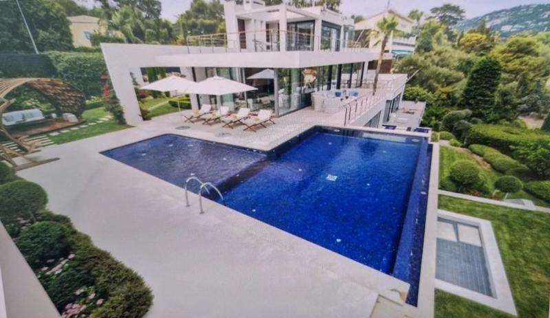 Villa - 510 m² - 8 pièces