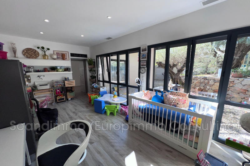 Maison - 231 m² - 7 pièces