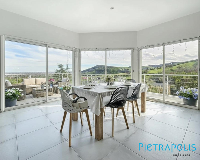 Villa - 150 m² - 6 pièces