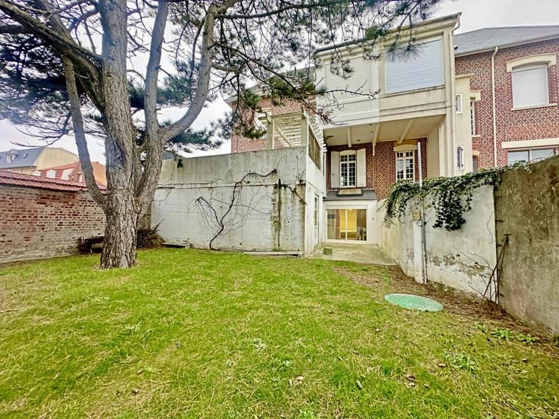 Immeuble - 252 m² - 11 pièces