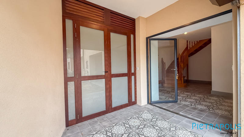 Maison - 583 m² - 15 pièces