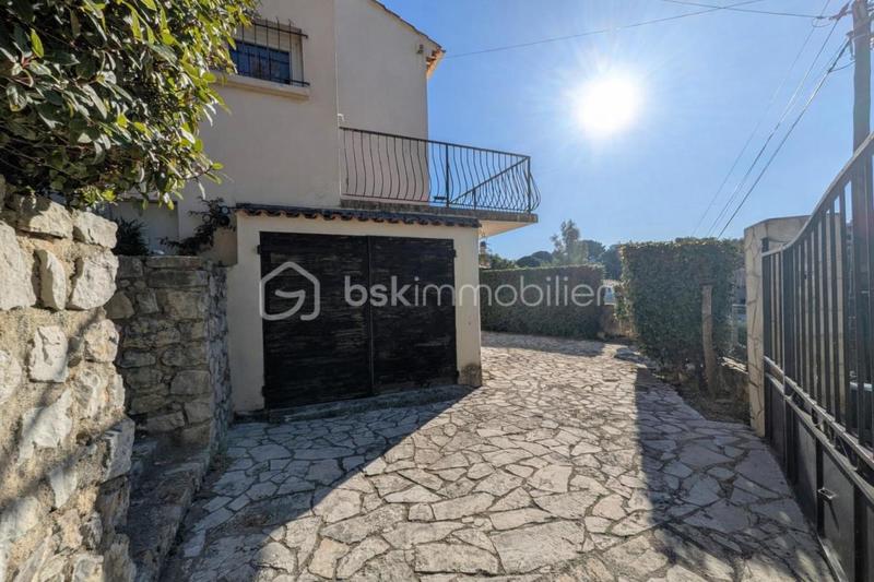 Maison - 104 m² - 5 pièces