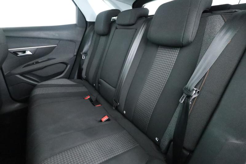 Peugeot 3008 1.5 Blue-HDi Active Business Eat8 130 ch