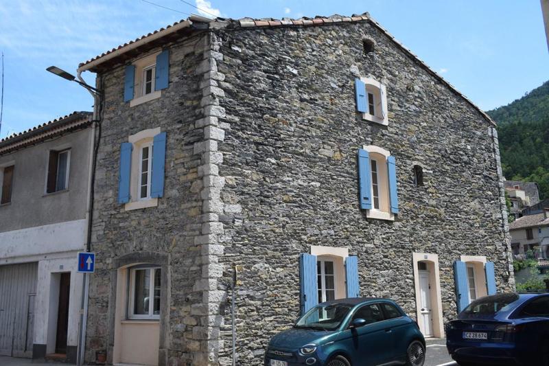 Maison en pierre - 140 m² - 9 pièces