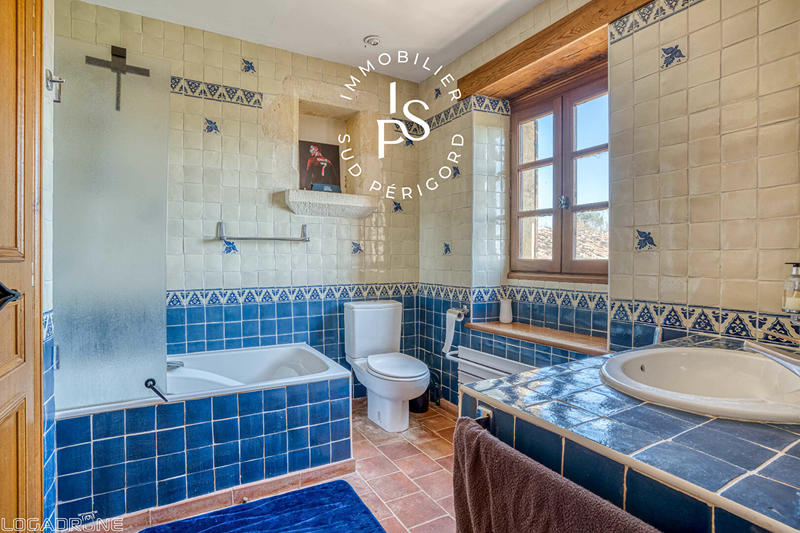 Demeure - 755 m² - 25 pièces