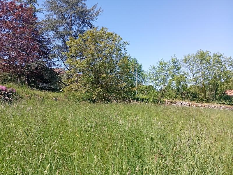 Terrain constructible - 1 100 m²