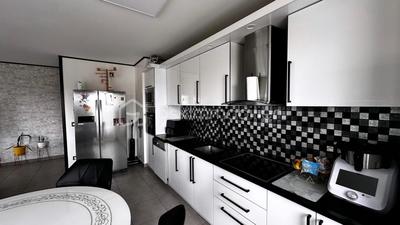 Appartement - 92 m² - 4 pièces