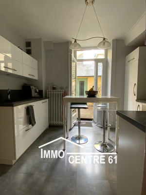 Maison - 180 m² - 5 pièces