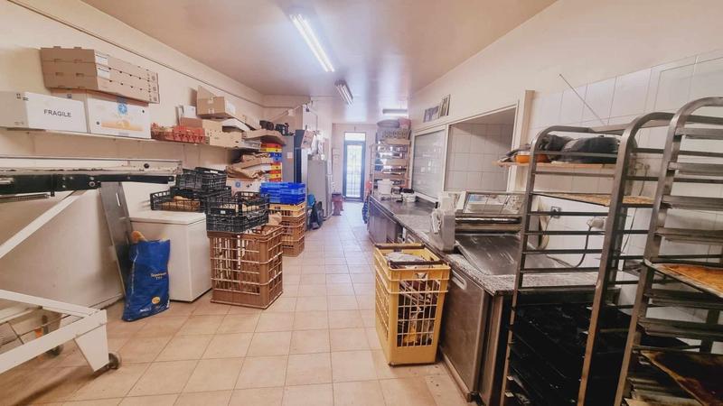 Maison - 250 m² - 6 pièces