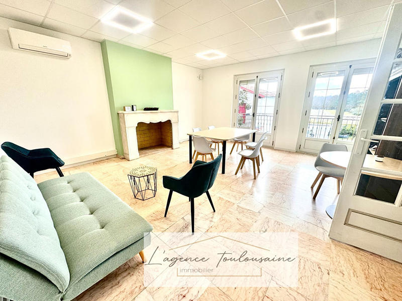 Maison - 250 m² - 10 pièces