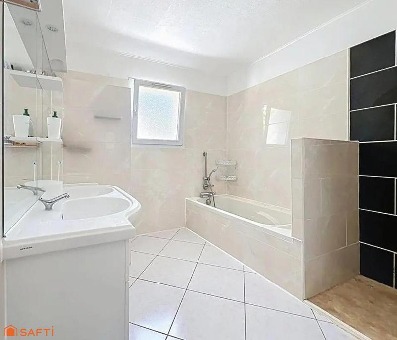 Maison - 85 m² - 4 pièces